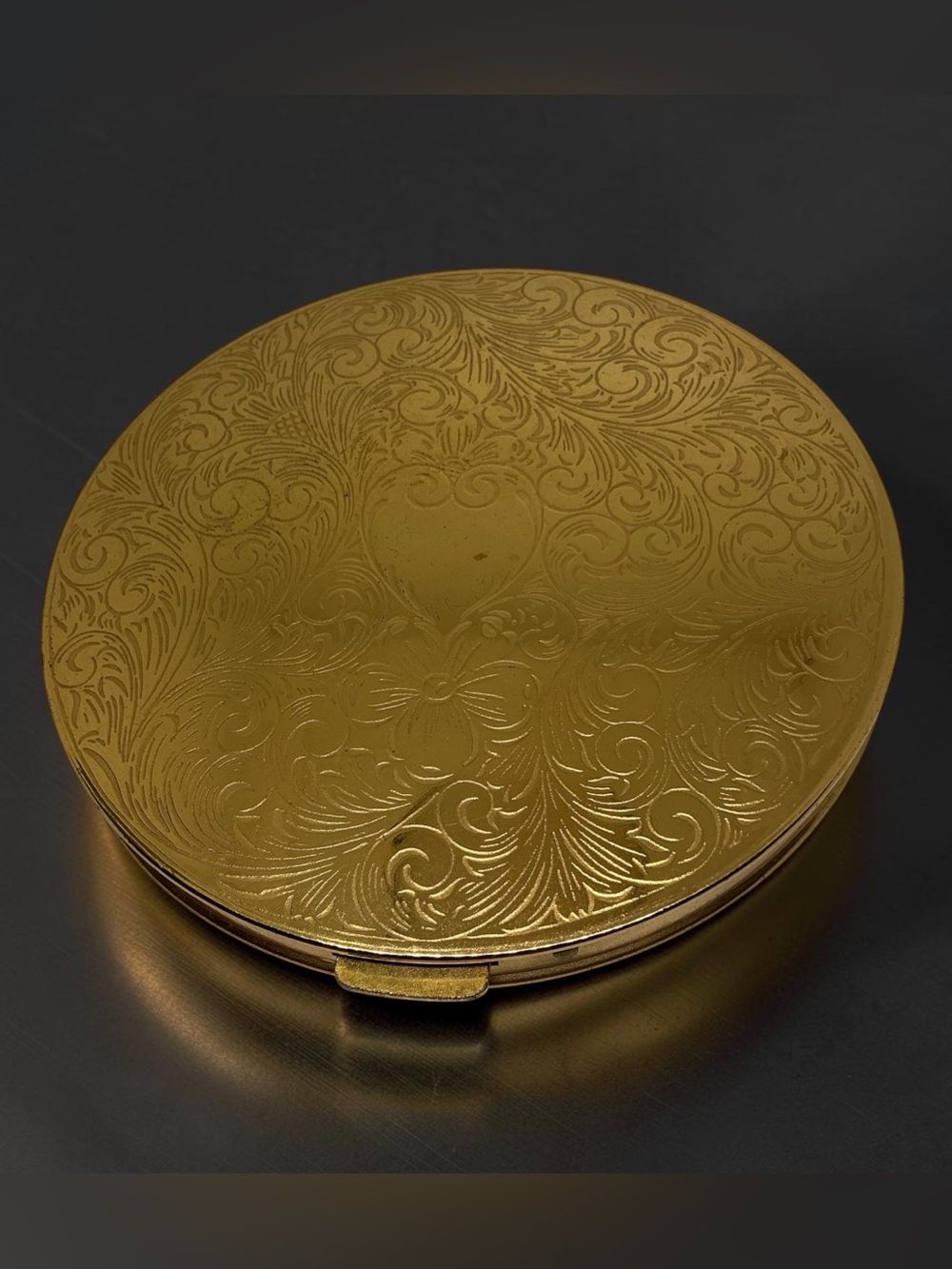 Vintage Rex Fifth Avenue Large Gold Tone Engraved Powder Compact